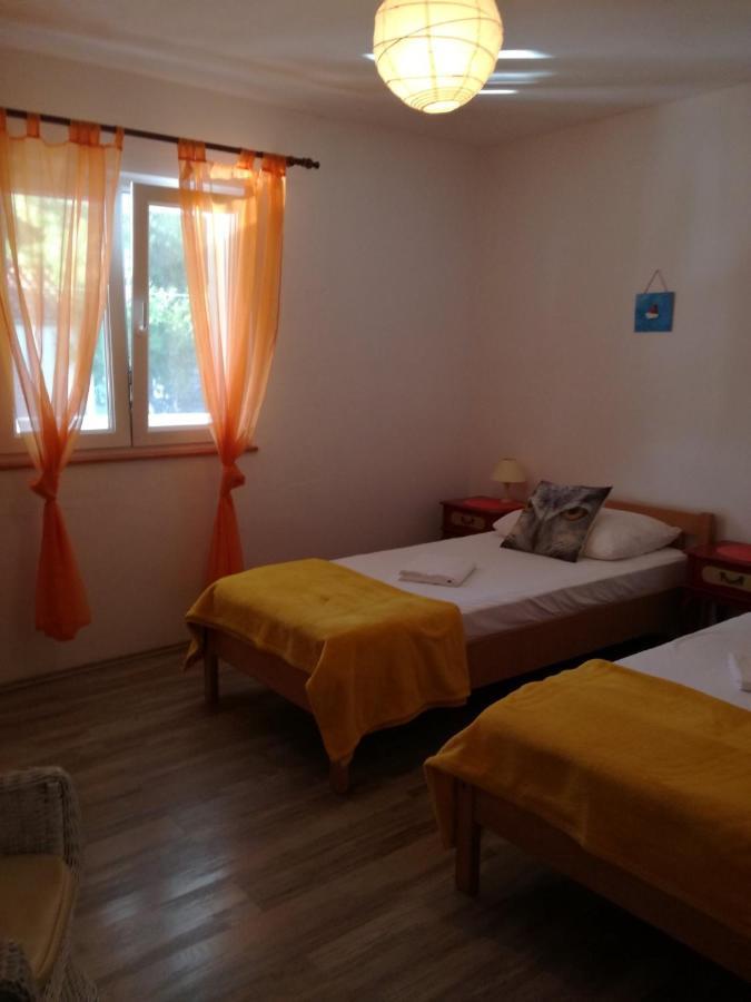 Apartments By The Sea Maslinica, Solta - 14748 Luaran gambar